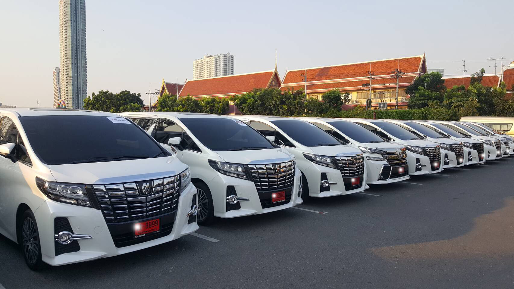 เช่ารถตู้อัลพาร์ด Alphard ที่ไหนดี - 1