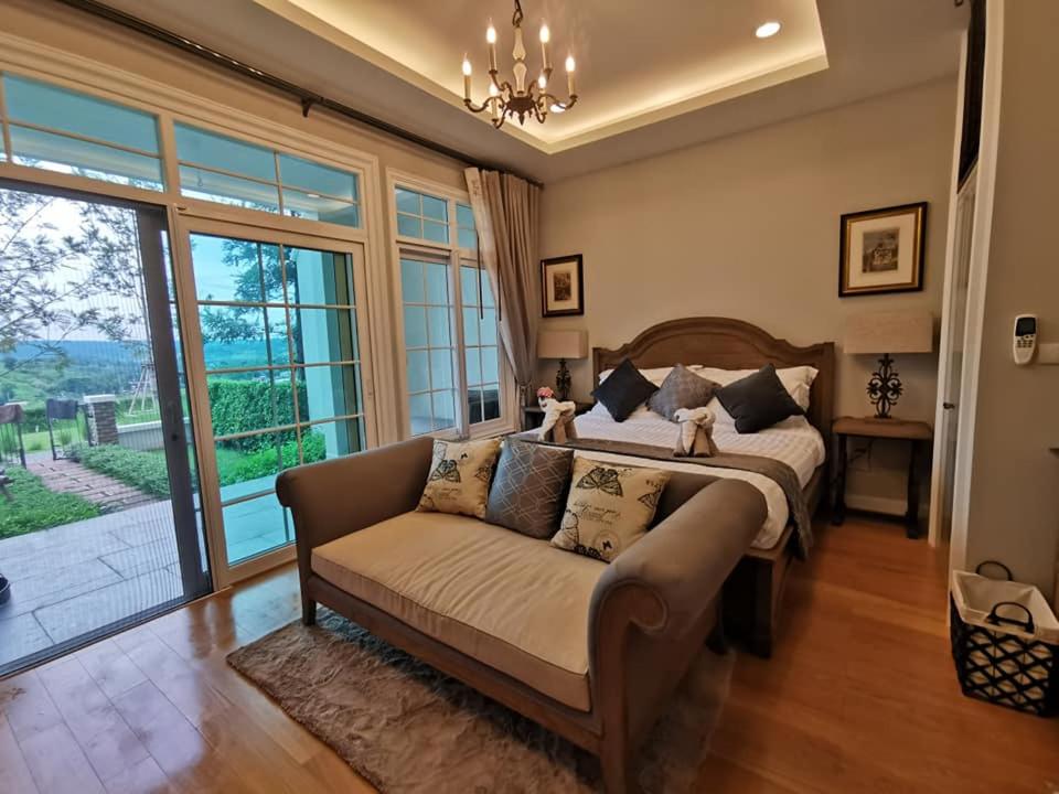 The Castell Condo Khao Kho บริการที่พักเขาค้อ การเข้าพักสไตล์อพาร์ทเมนท์หรู