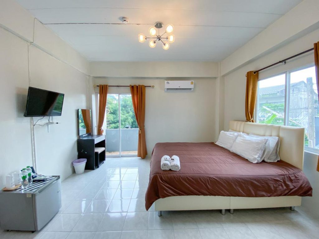 Uh Hostel ห้องพักบางแสน ชลบุรี ที่พักสะอาด ราคาคุ้มค่า