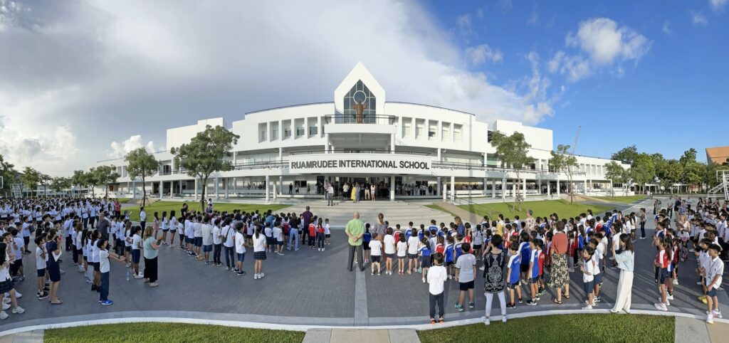 Ruamrudee International School โรงเรียนนานาชาติ หนึ่งในโรงเรียนชื่อดังที่มีอายุการสอนมายาวนาน