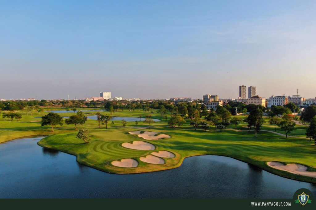 Panya Indra Golf Club สนามกอล์ฟประเทศไทย ลักษณะสนามมีการออกแบบให้บรรยากาศการตีรู้สึกสบายใจ